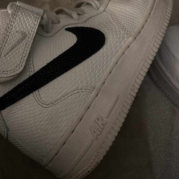 Limited edition high top air force 1s - Picture 2 of 5